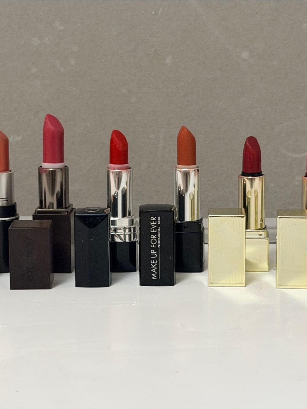 Six Lipstick Collection with organizer - Picture 5 of 13